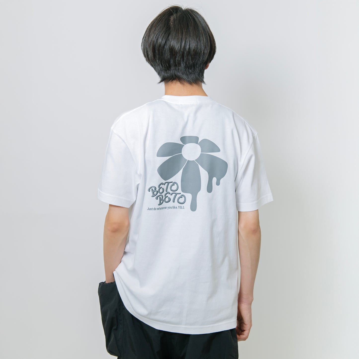 BETOBETO25 フラワーTシャツ