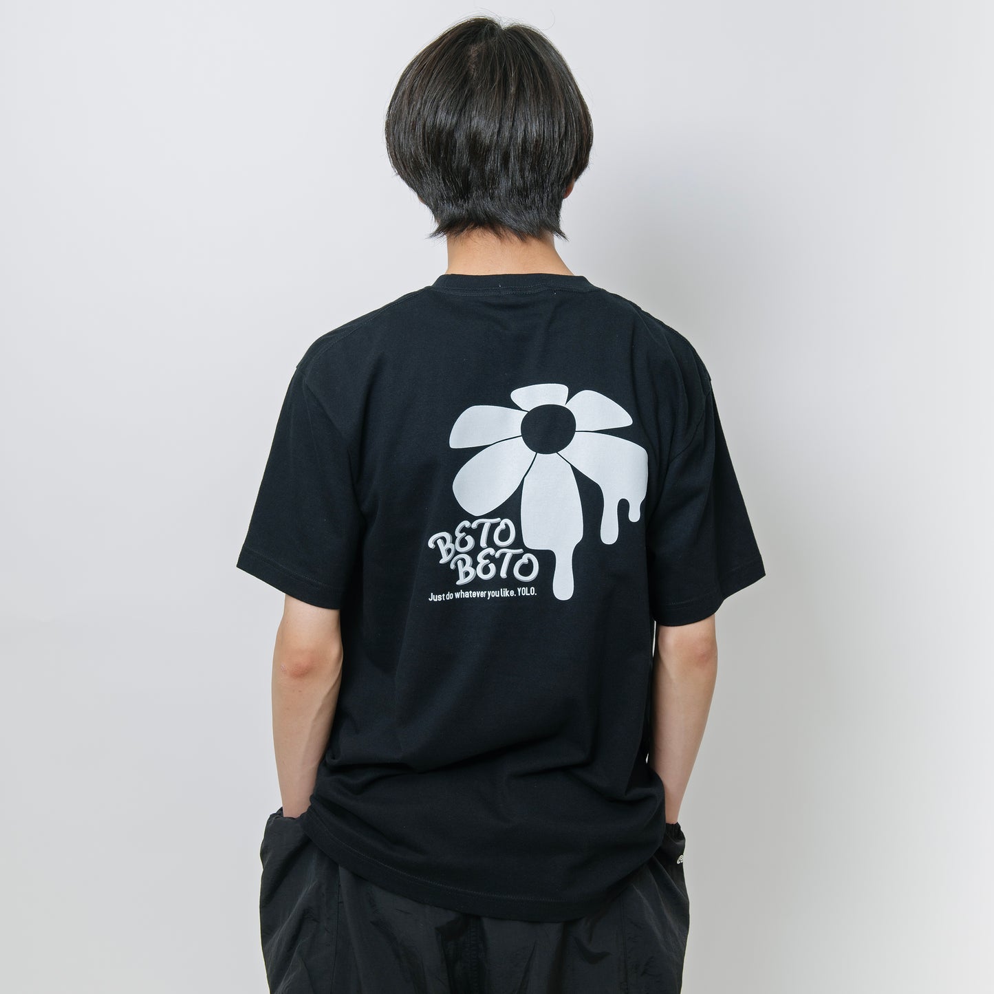 BETOBETO25 フラワーTシャツ