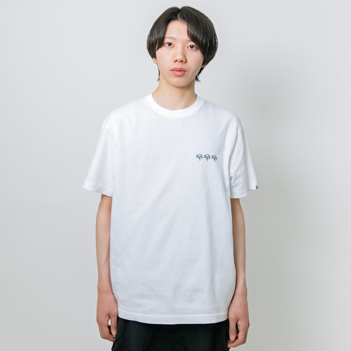 BETOBETO25 フラワーTシャツ