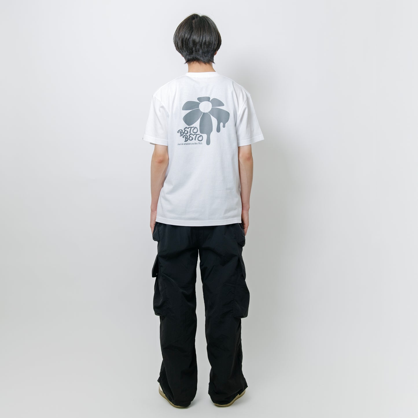 BETOBETO25 フラワーTシャツ