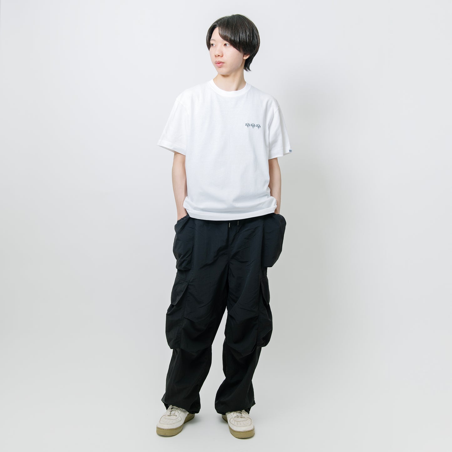 BETOBETO25 フラワーTシャツ